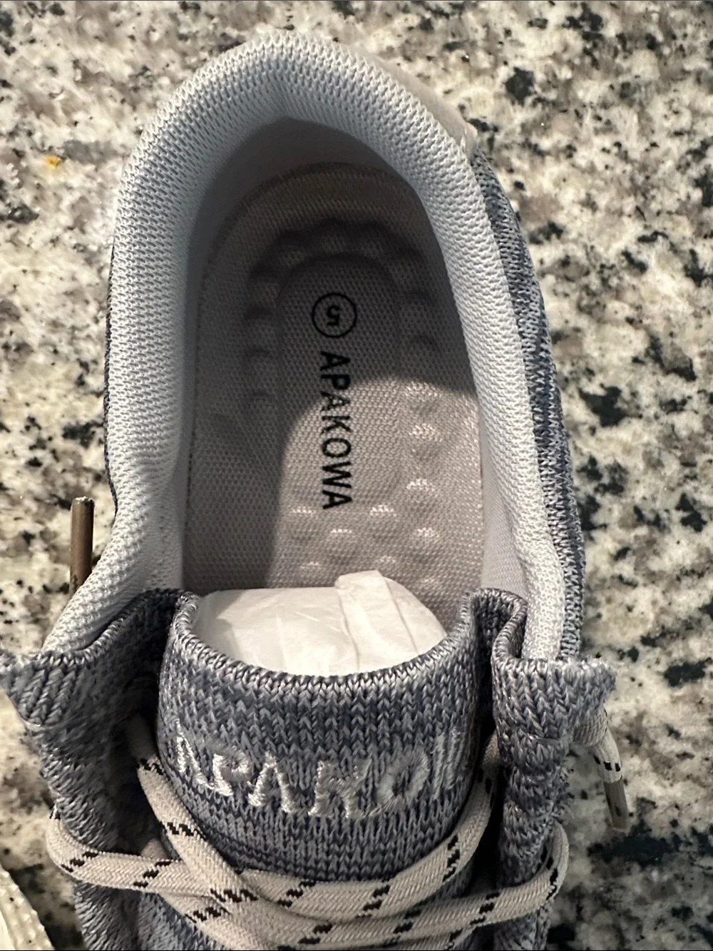 Apakowa shoes